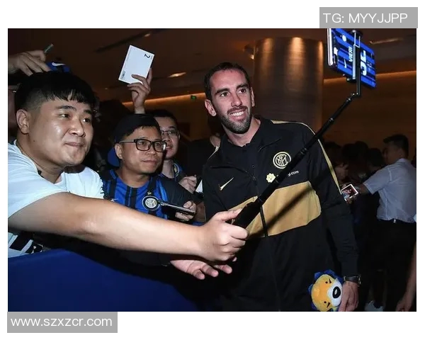 足球明星近期中国行活动精彩纷呈引发球迷热烈追捧与关注